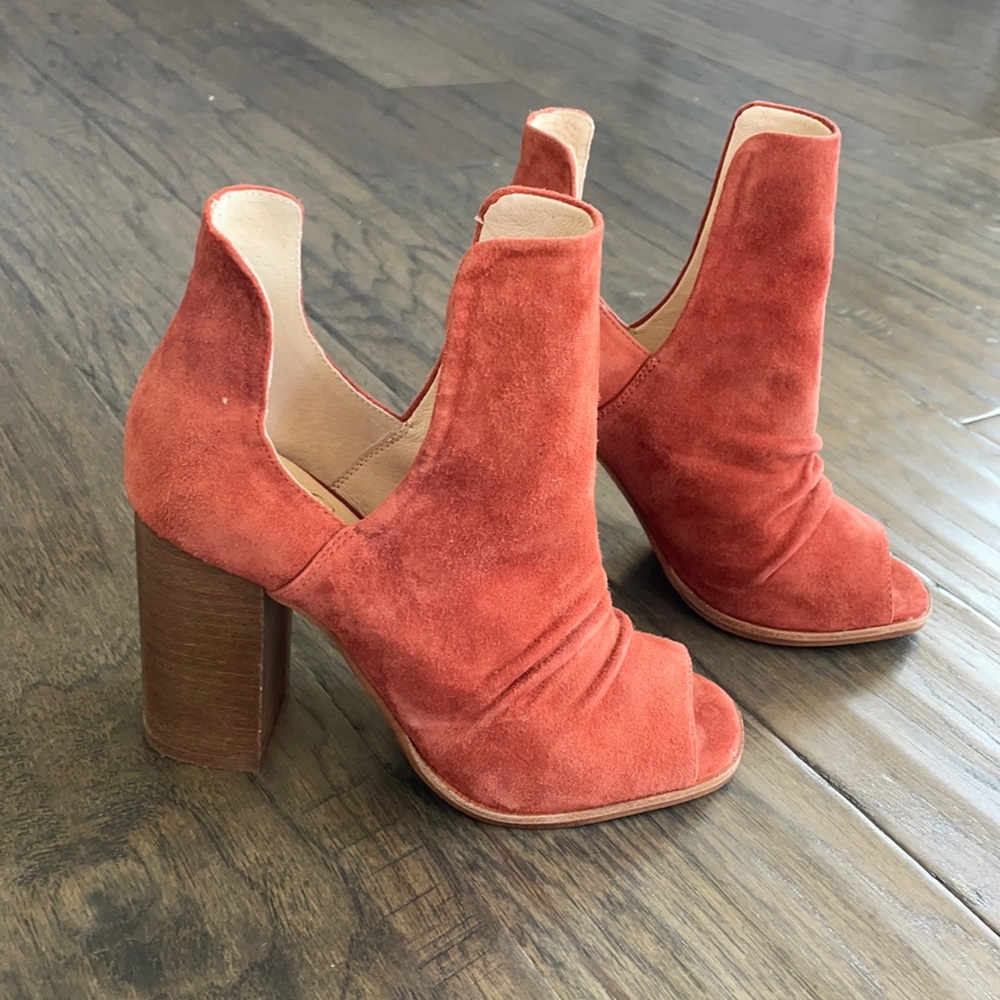 Kristin Cavallari like slouchy open tie bootie 5.5